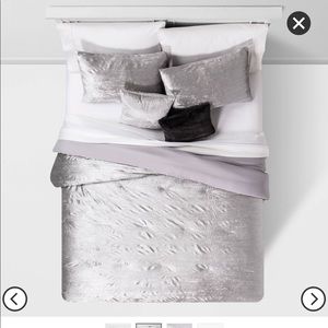 Cortina crinkle velvet comforter set